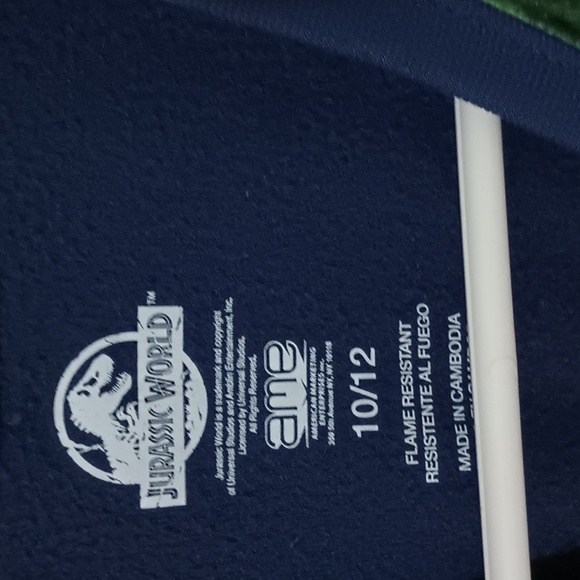 Jurassic Park PJ's top - Picture 2 of 4